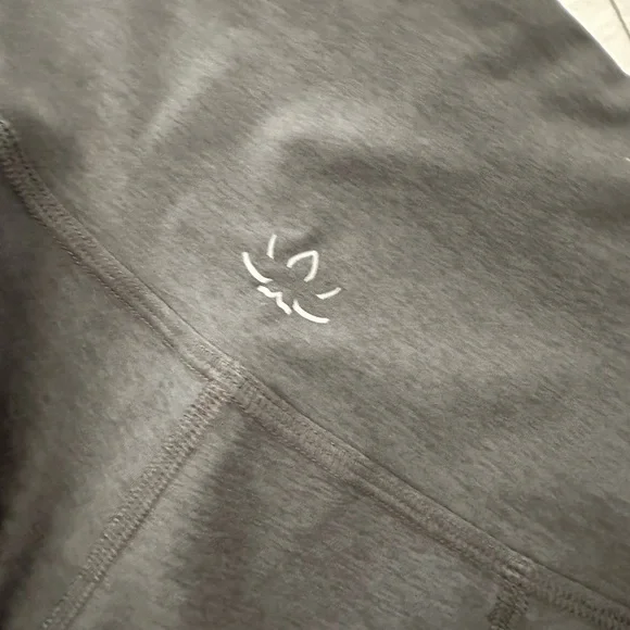 Beyond Yoga Out of Pocket Pewter Heather High Rise Leggings size XS - Picture 2 of 3